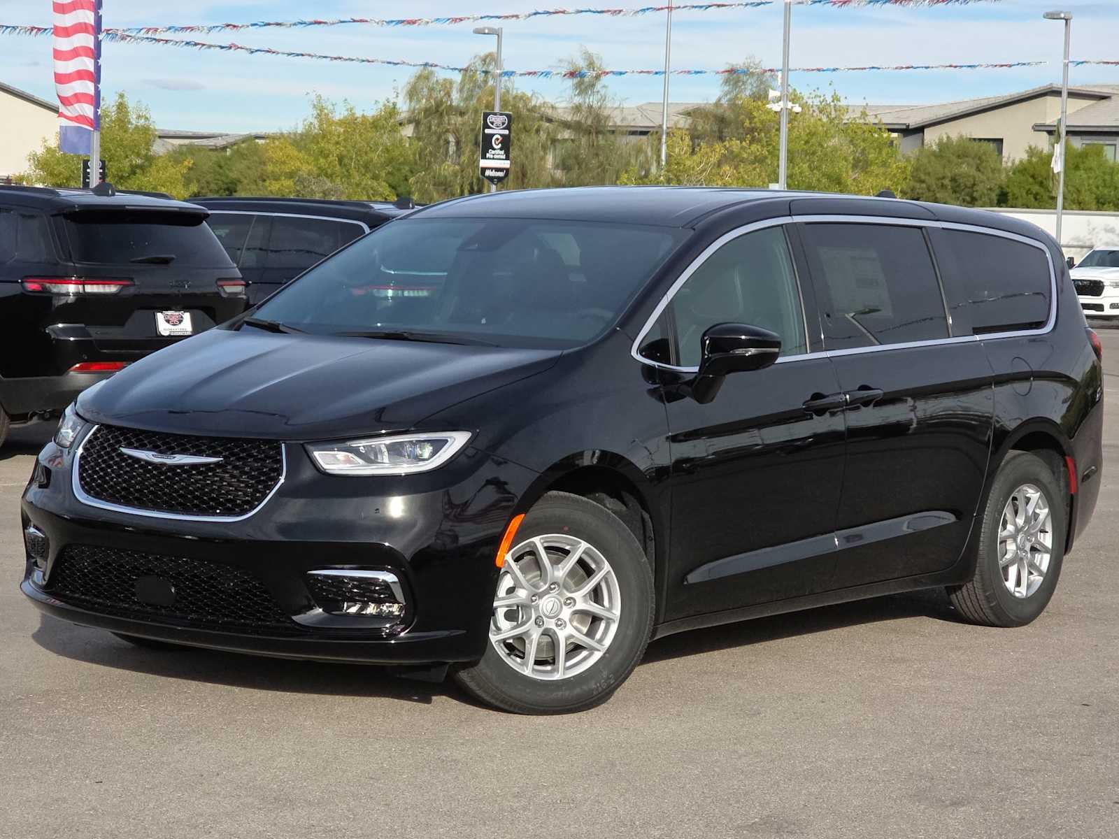 Thumbnail: 2026 Chrysler Pacifica - 31