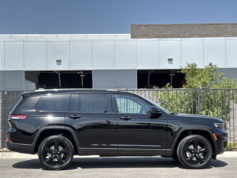 Thumbnail: 2025 Jeep Grand Cherokee L - 9