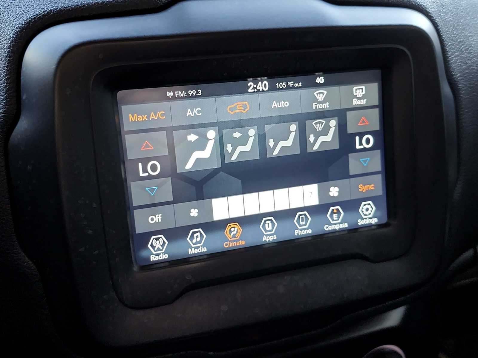 Thumbnail: 2020 Jeep Renegade - 31