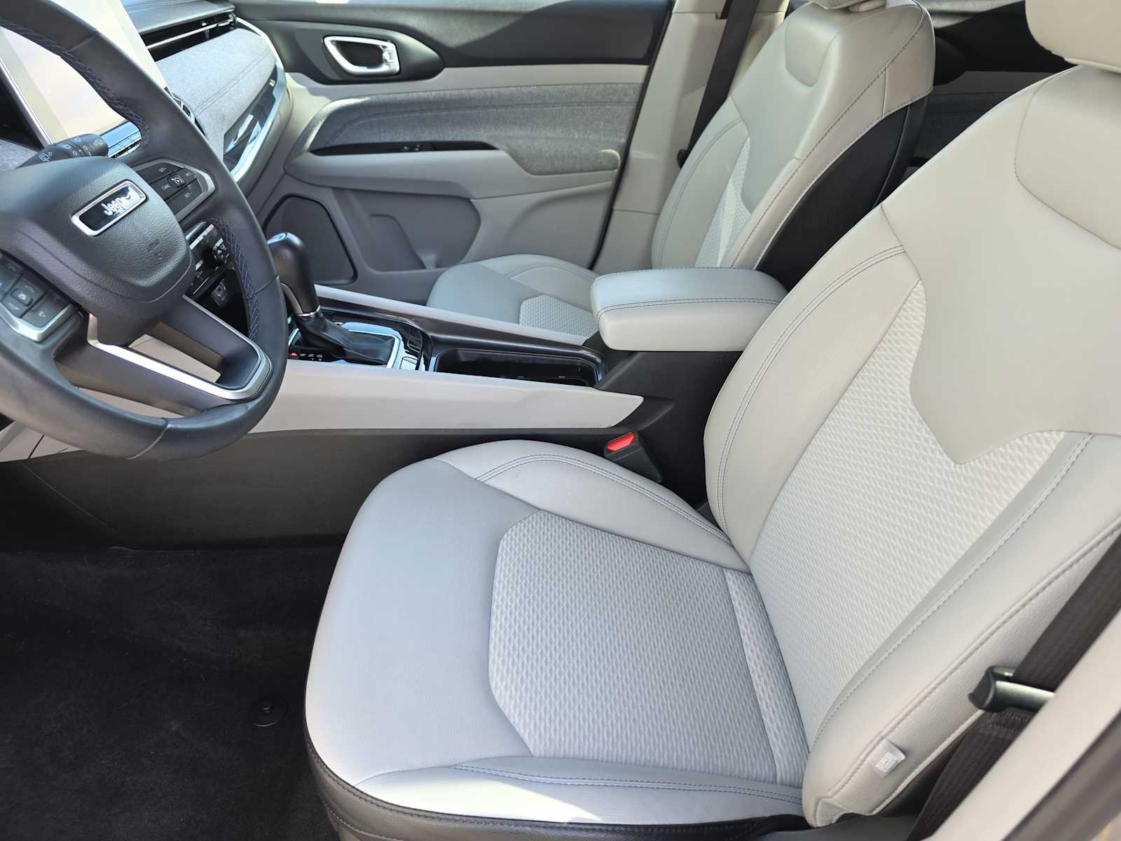 Thumbnail: 2022 Jeep Compass - 15