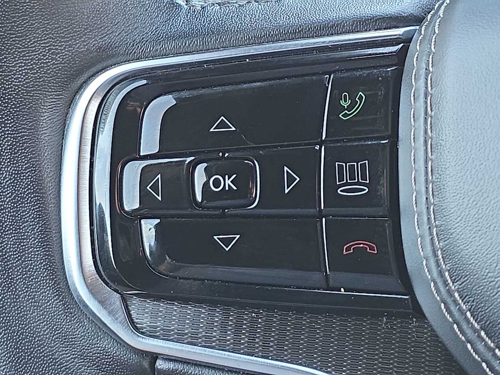 Thumbnail: 2024 Jeep Grand Wagoneer L - 28