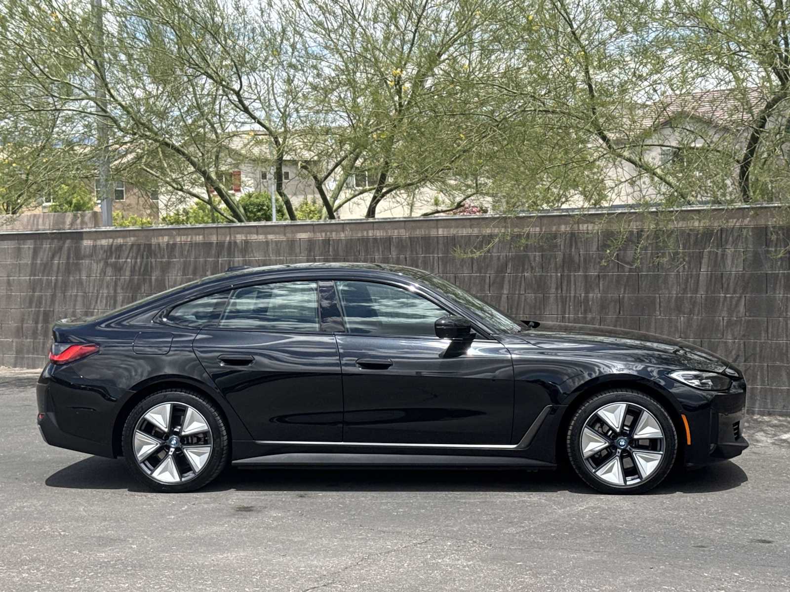 Thumbnail: 2023 BMW i4 - 9