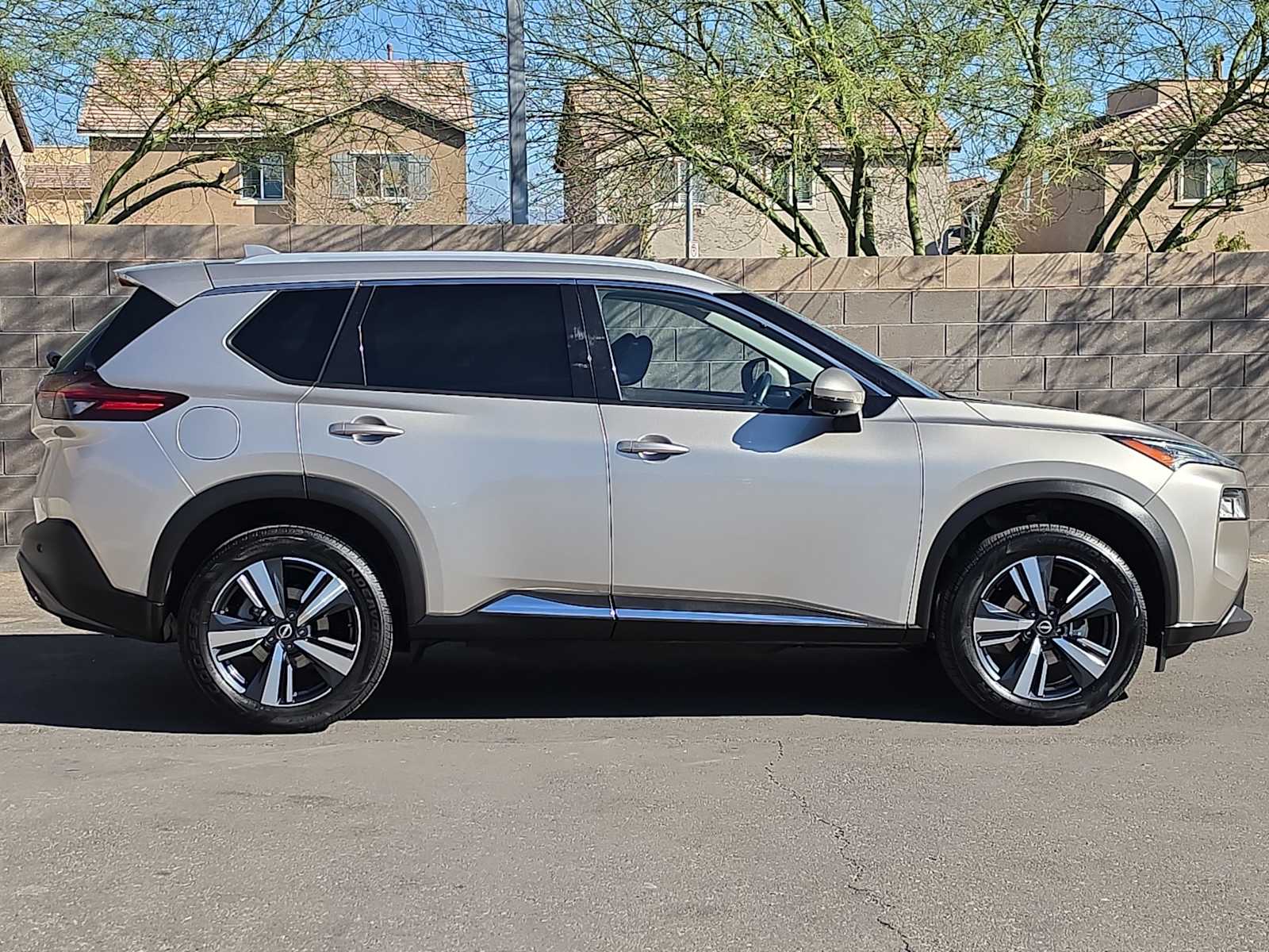 Thumbnail: 2023 Nissan Rogue - 10