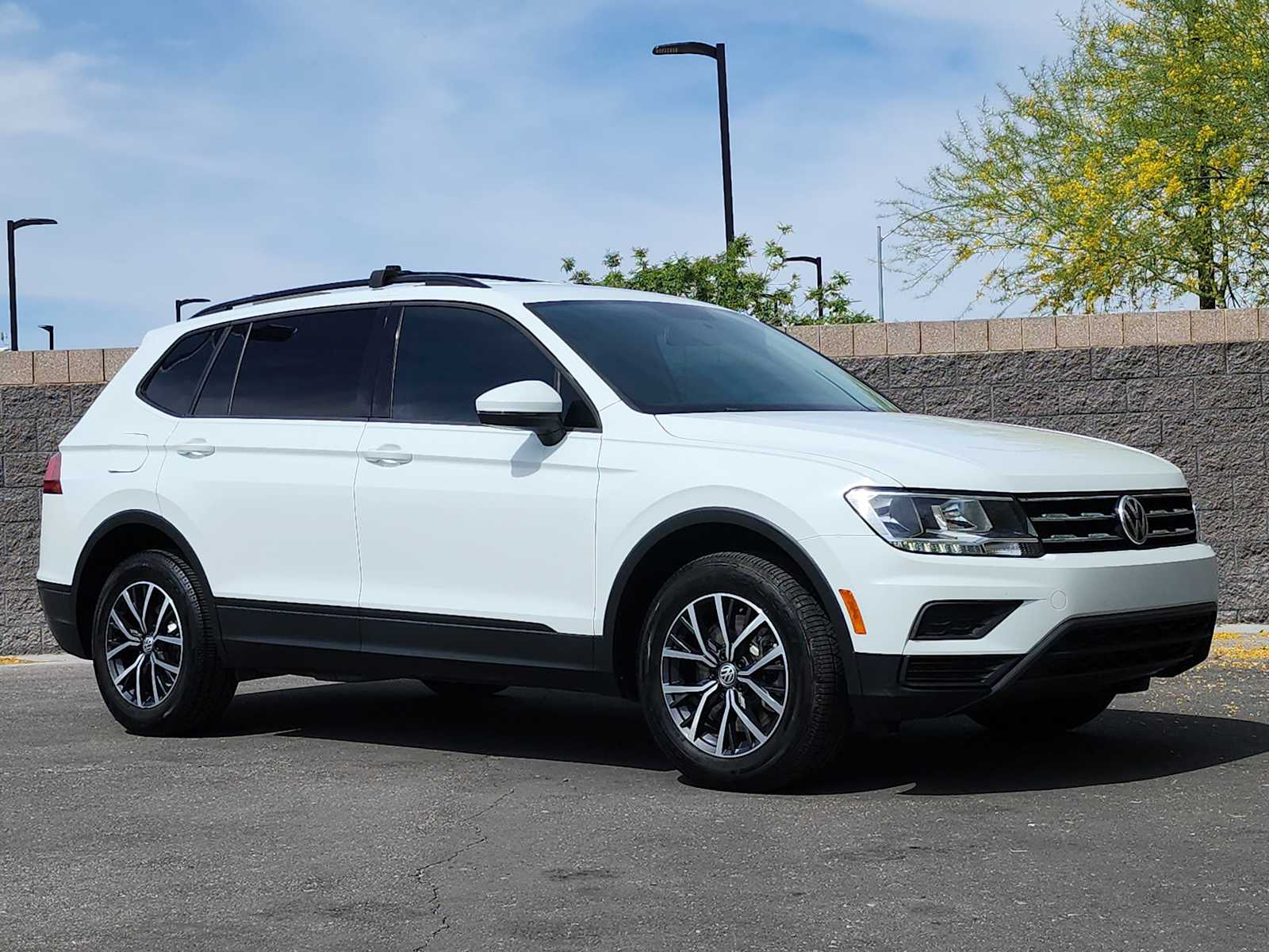 Thumbnail: 2021 Volkswagen Tiguan - 7