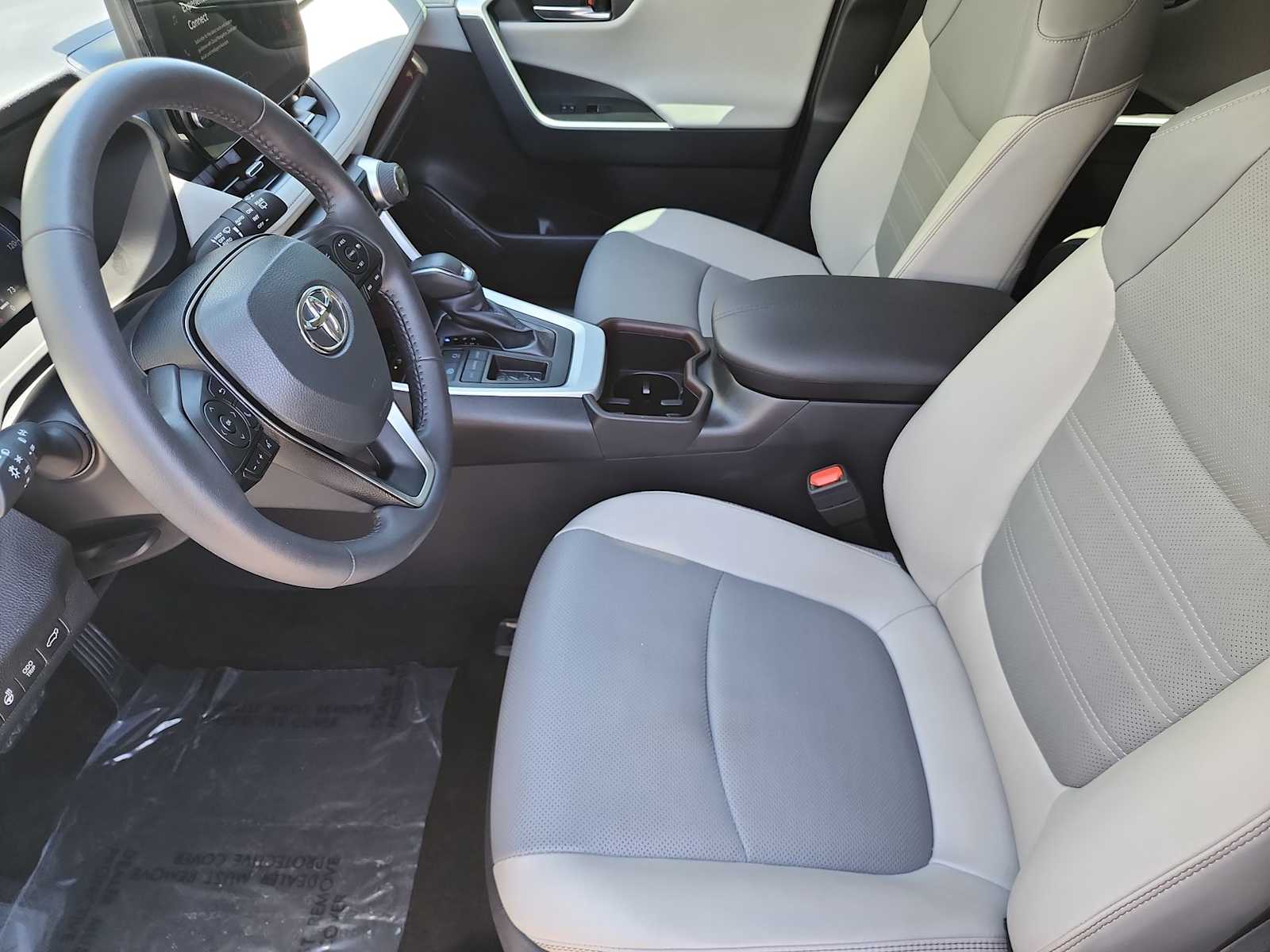 Thumbnail: 2024 Toyota RAV4 - 15