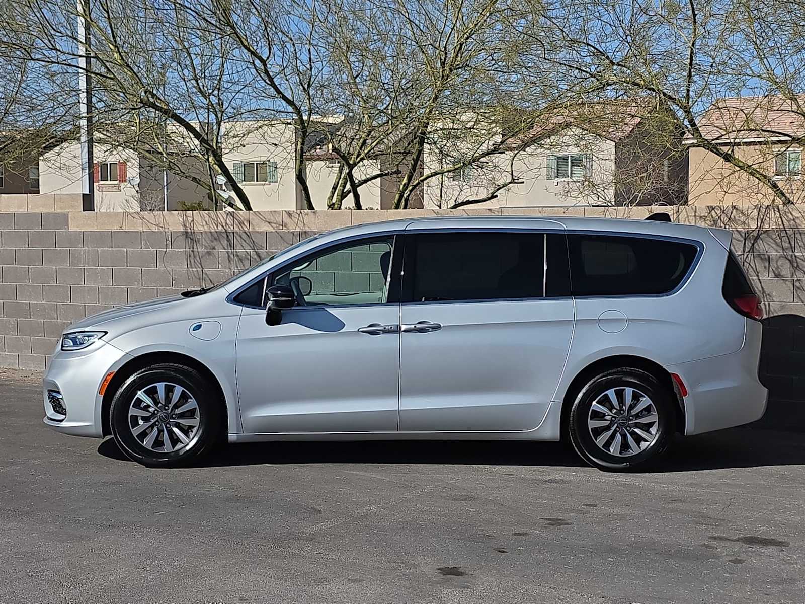 Thumbnail: 2024 Chrysler Pacifica - 6