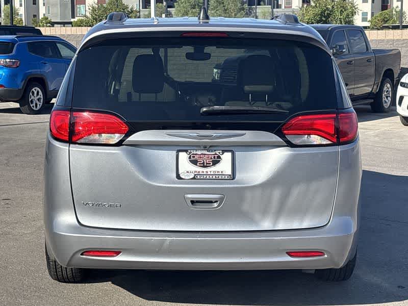 Thumbnail: 2021 Chrysler Voyager - 7