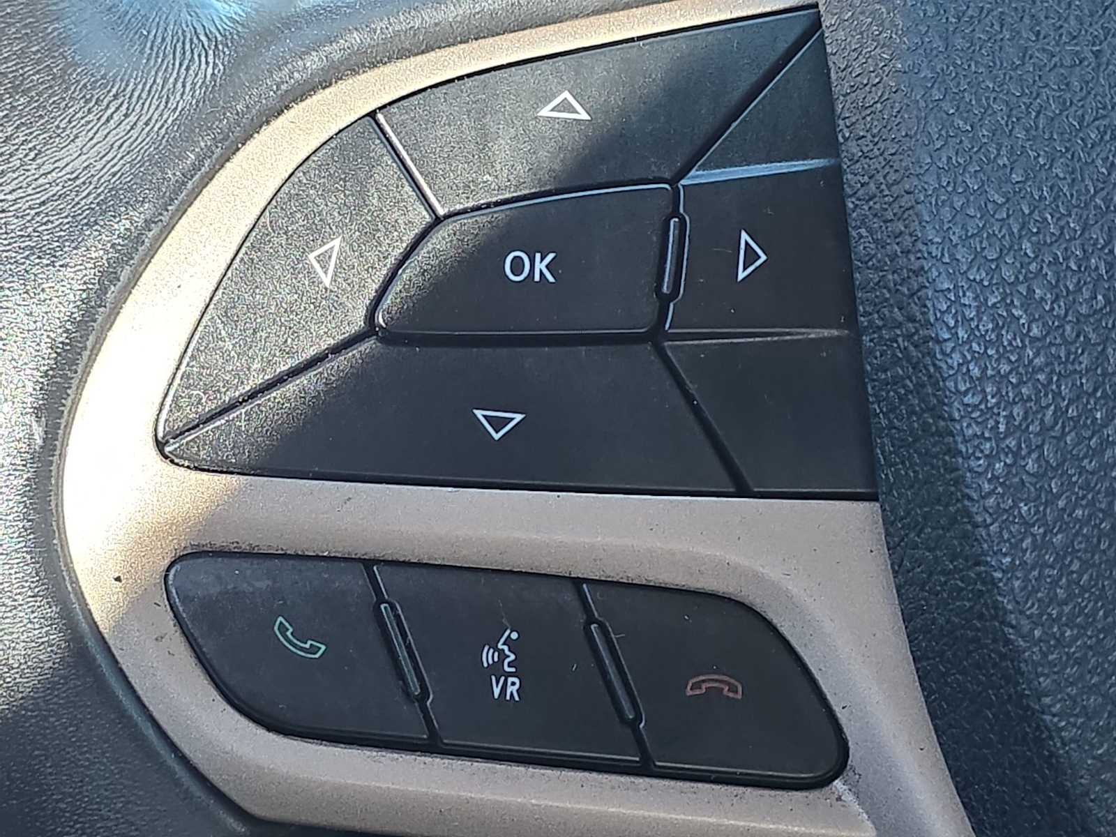 Thumbnail: 2017 Jeep Cherokee - 27