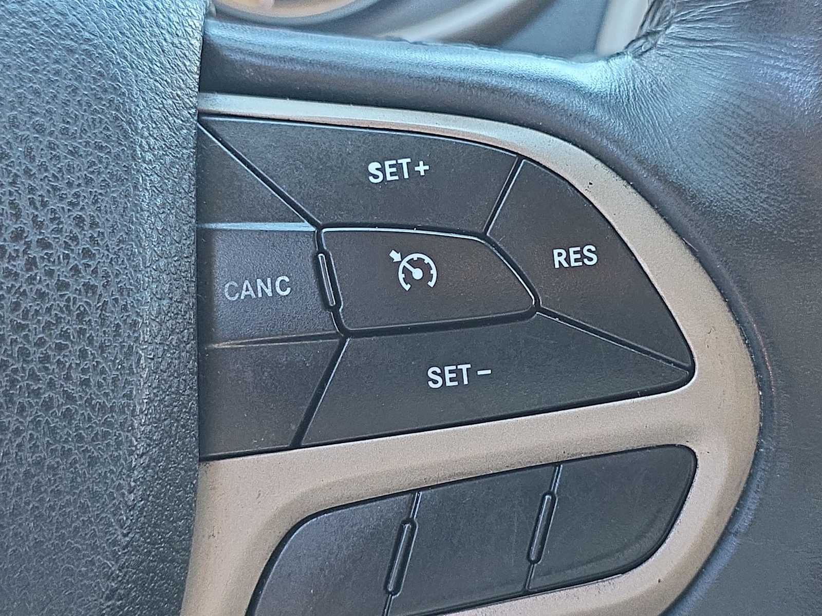 Thumbnail: 2017 Jeep Cherokee - 29