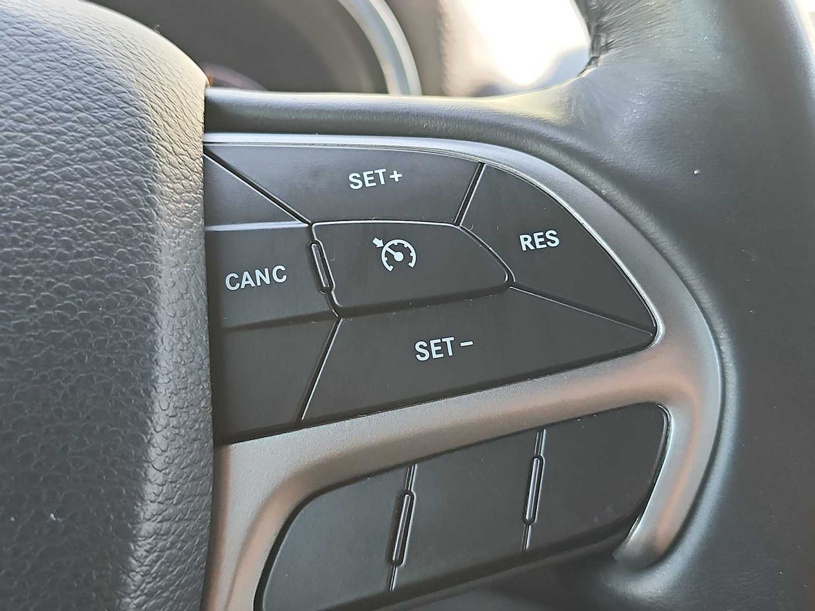 Thumbnail: 2020 Jeep Grand Cherokee - 29