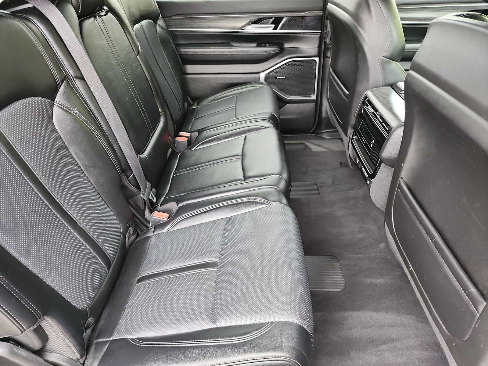 Thumbnail: 2024 Jeep Wagoneer - 17