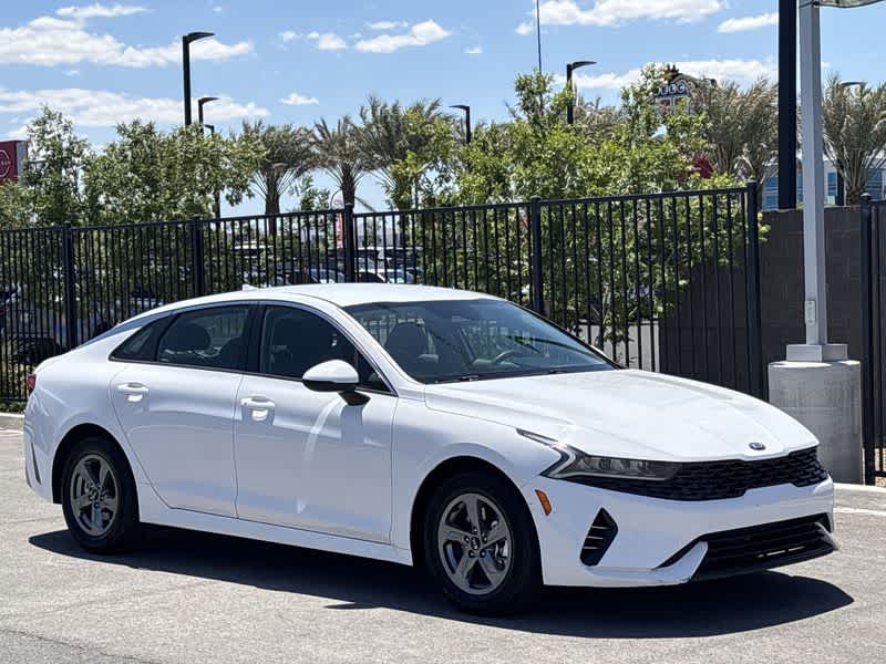 Thumbnail: 2021 Kia K5 - 2