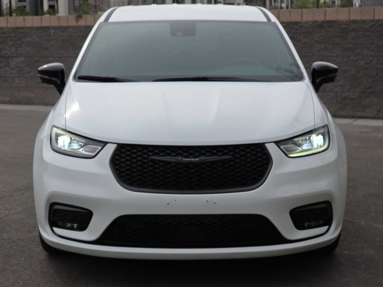 Thumbnail: 2024 Chrysler Pacifica - 4