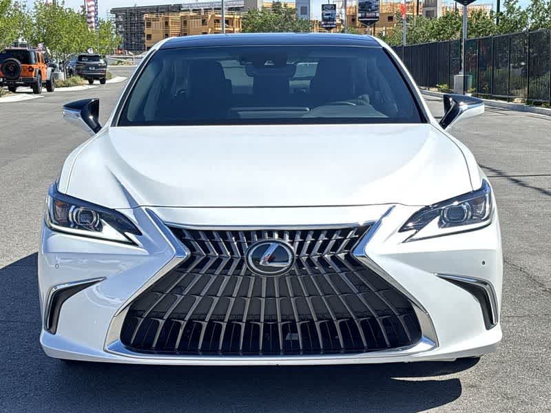2022 Lexus ES  3
