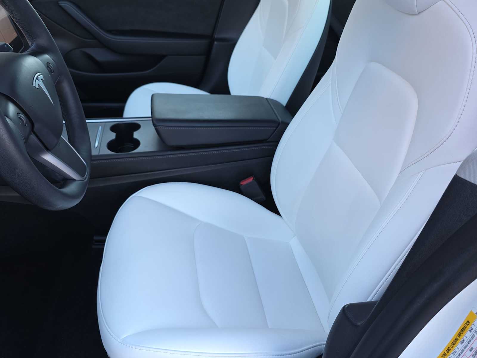 Thumbnail: 2022 Tesla Model 3 - 15