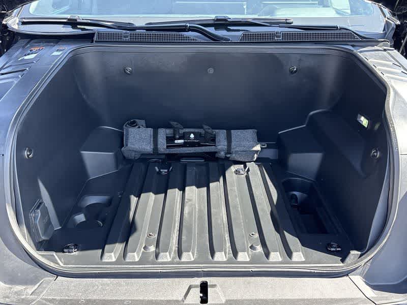 Thumbnail: 2024 Chevrolet Silverado EV - 13