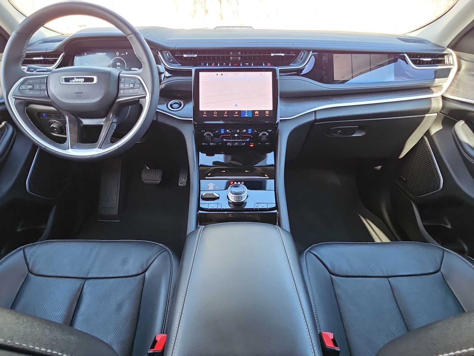 Thumbnail: 2022 Jeep Grand Cherokee - 14