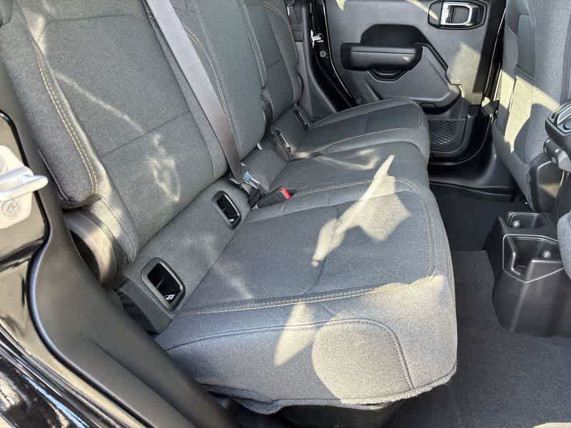 Thumbnail: 2025 Jeep Gladiator - 17