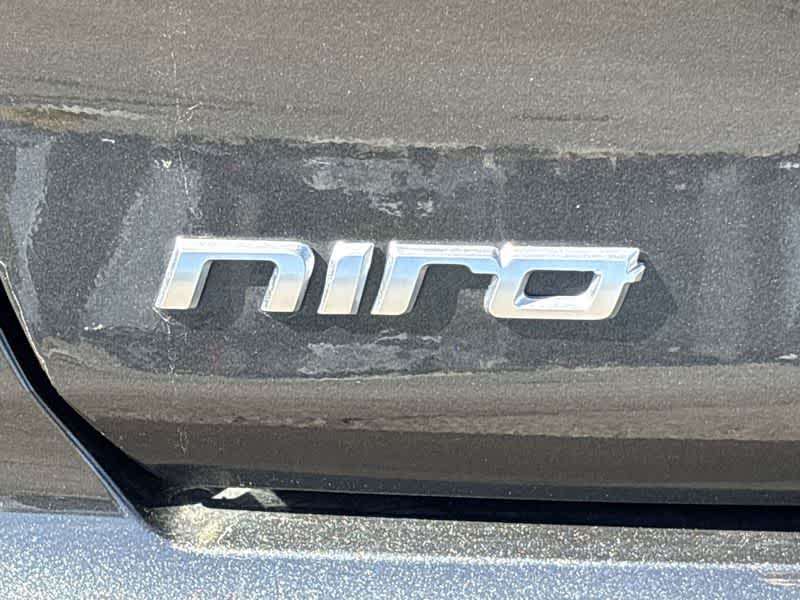2022 Kia Niro S 11