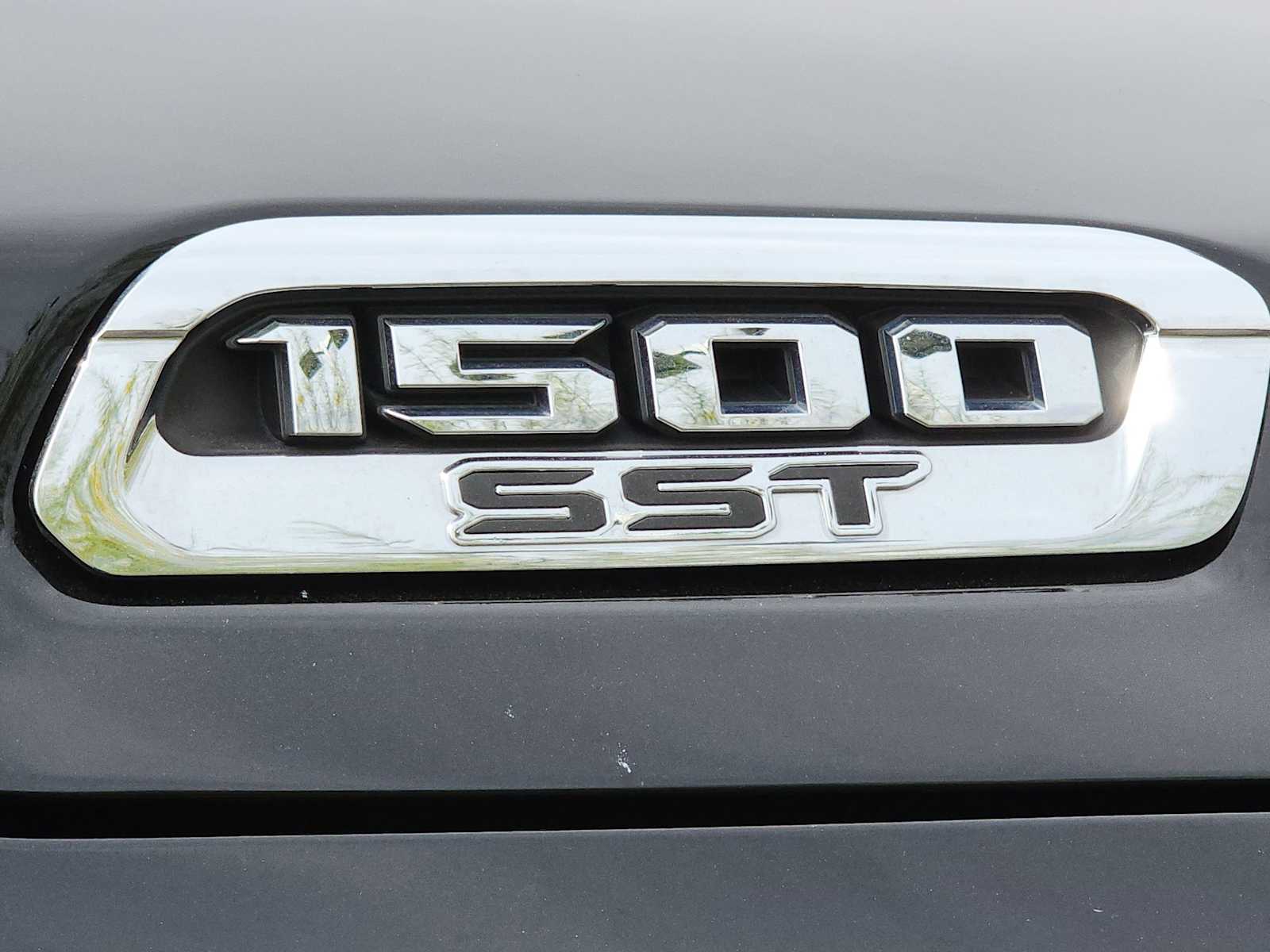 Thumbnail: 2025 RAM 1500 - 11