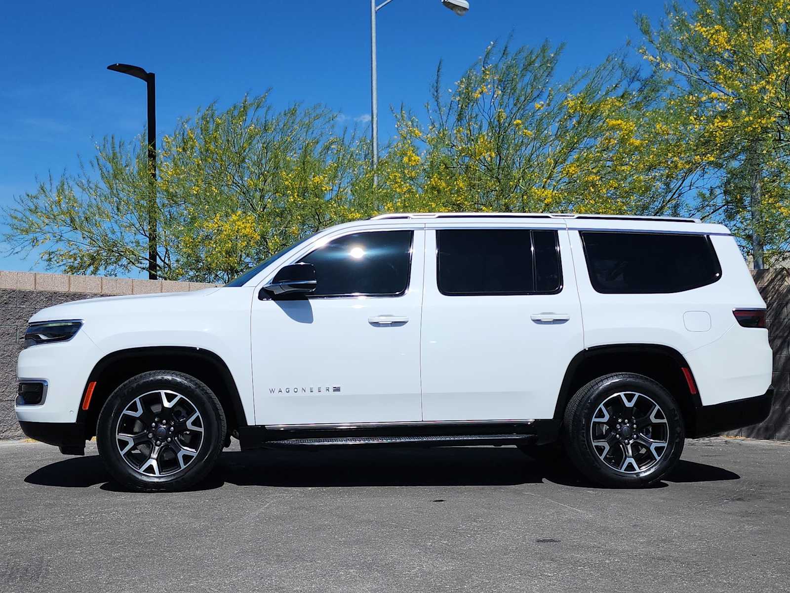 Thumbnail: 2024 Jeep Wagoneer - 6