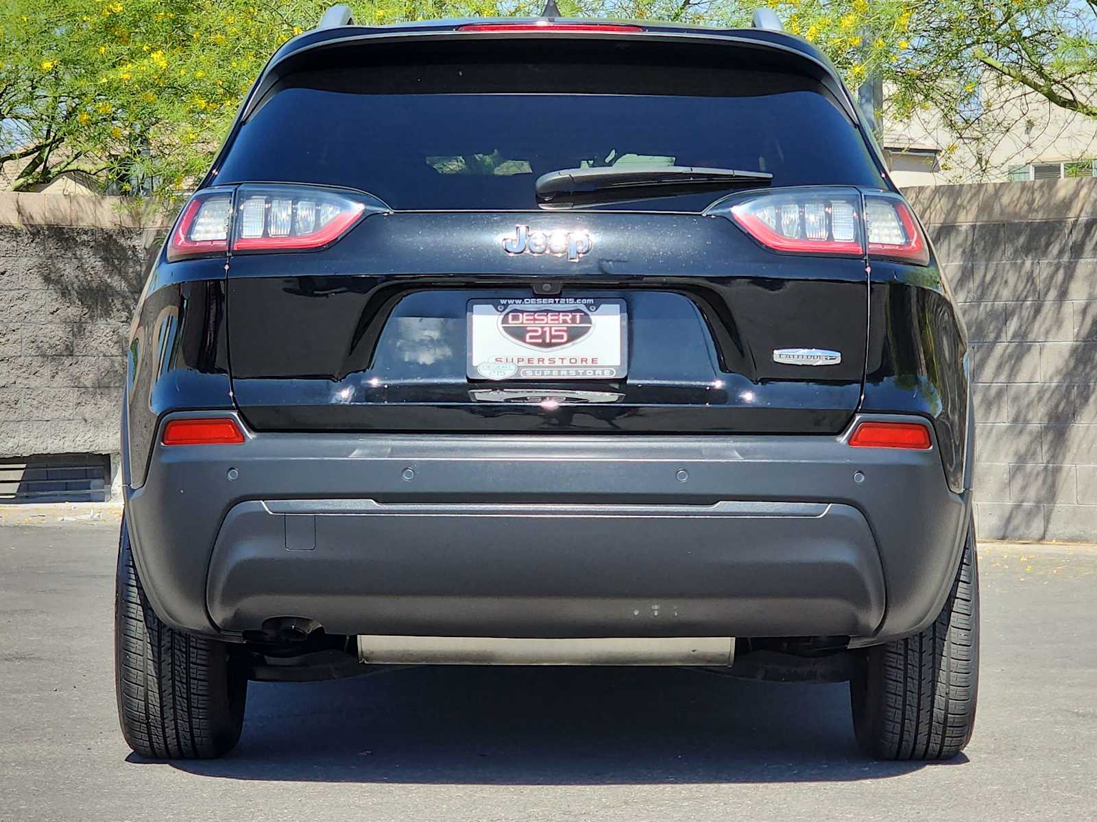 Thumbnail: 2019 Jeep Cherokee - 8