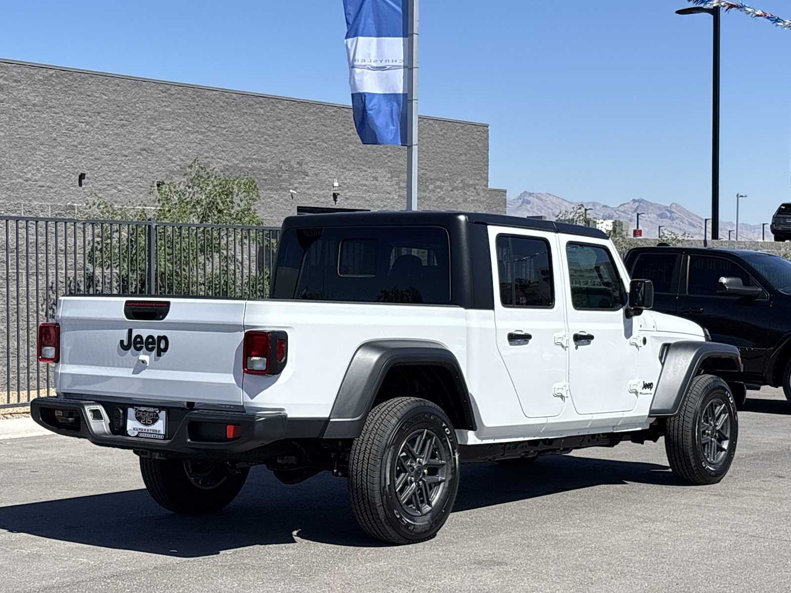 Thumbnail: 2025 Jeep Gladiator - 9