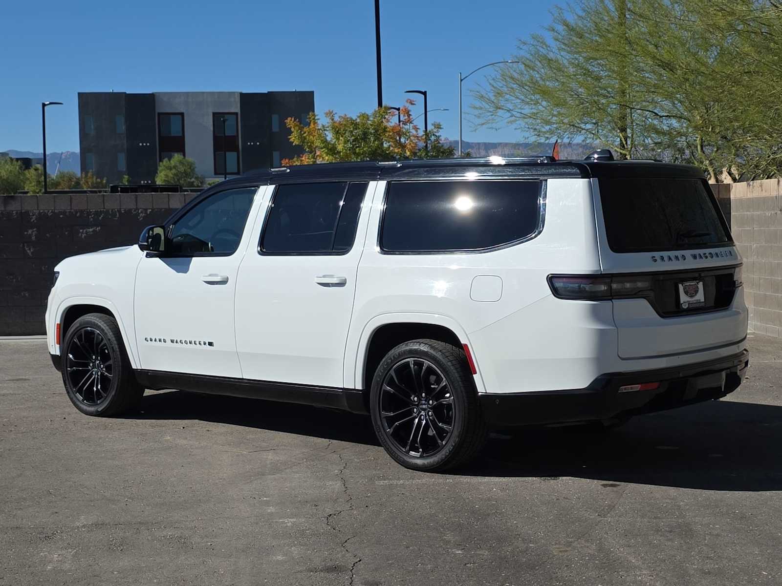 Thumbnail: 2024 Jeep Grand Wagoneer L - 7