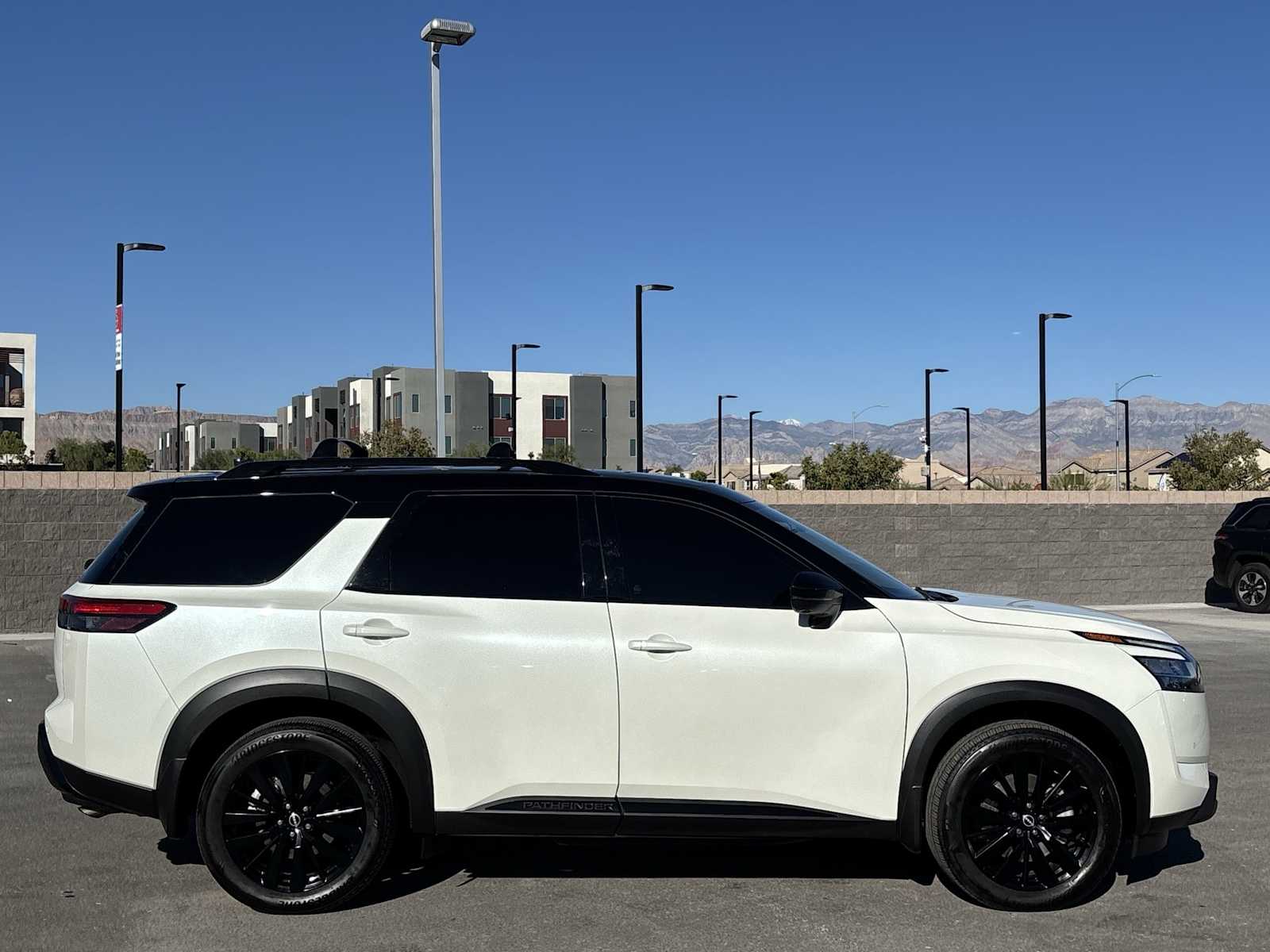 Thumbnail: 2024 Nissan Pathfinder - 10