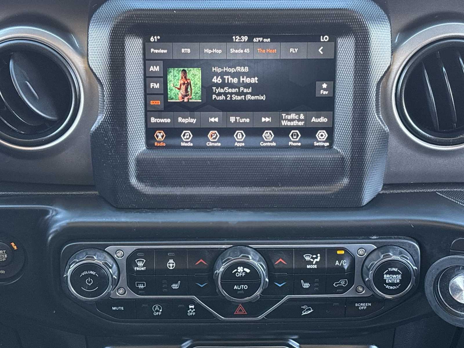 Thumbnail: 2020 Jeep Wrangler - 20