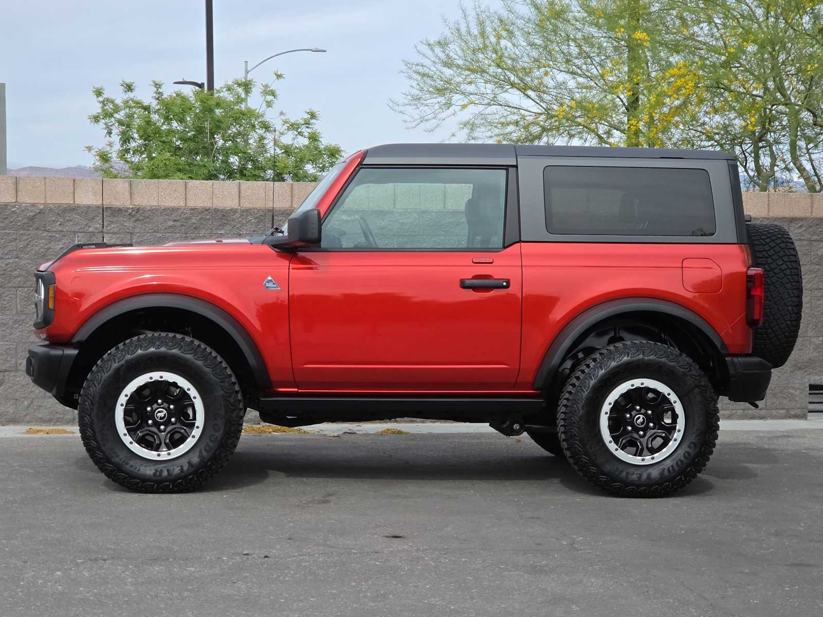 Thumbnail: 2022 Ford Bronco - 6