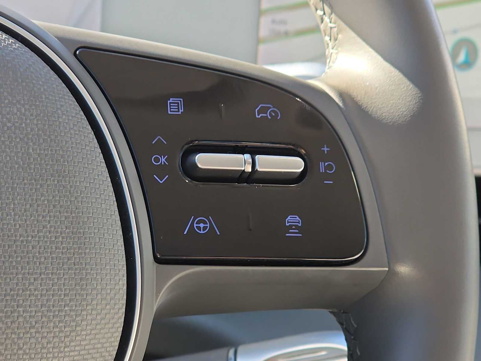 Thumbnail: 2023 Hyundai Ioniq 5 - 30