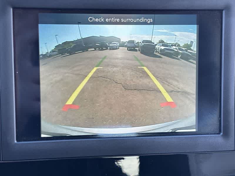 Thumbnail: 2021 Chrysler Voyager - 26