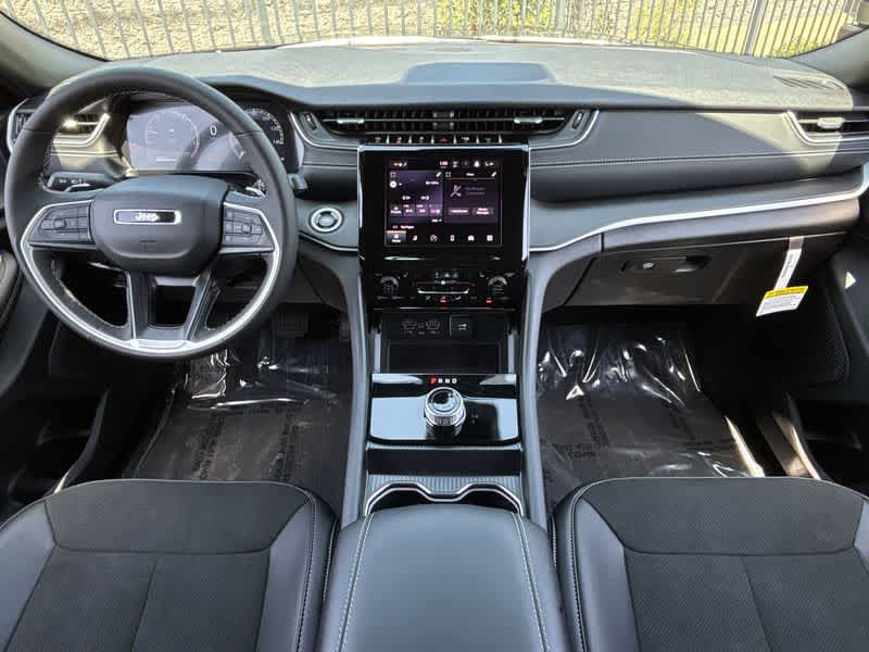 Thumbnail: 2025 Jeep Grand Cherokee L - 14