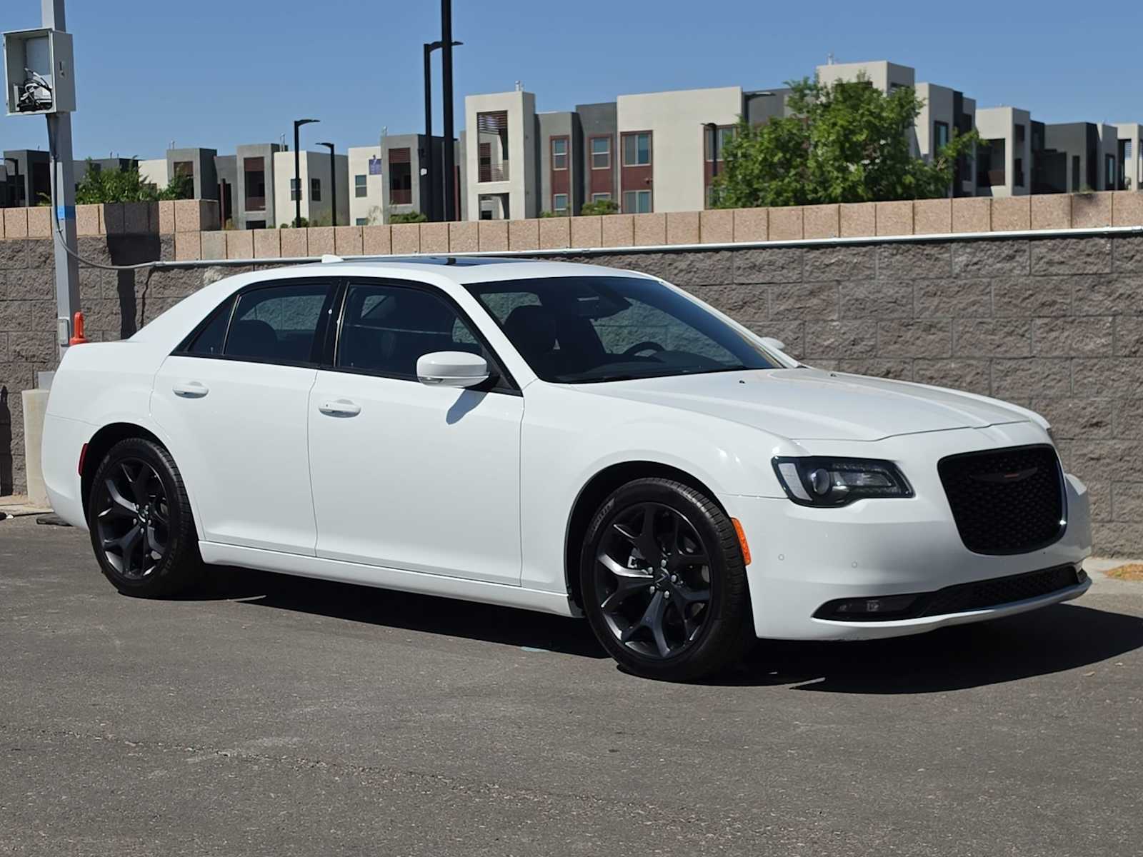 Thumbnail: 2023 Chrysler 300 - 3
