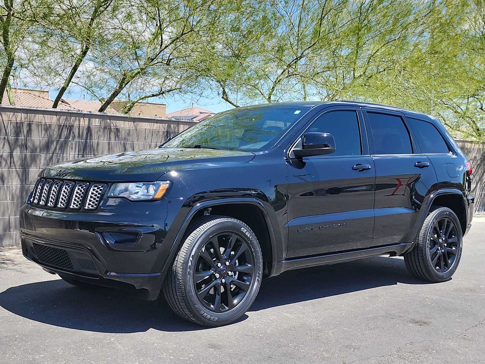Thumbnail: 2020 Jeep Grand Cherokee - 4