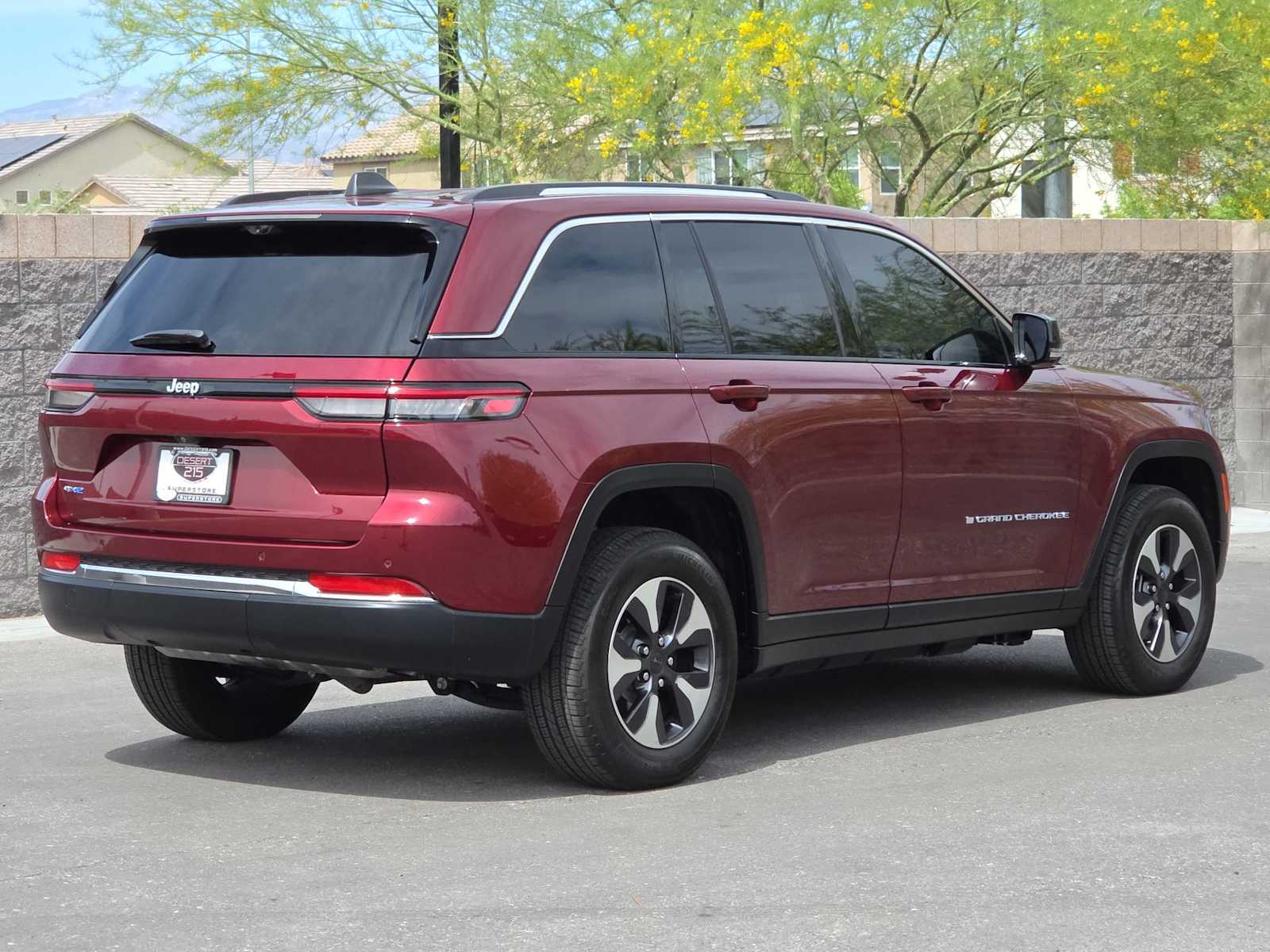 Thumbnail: 2023 Jeep Grand Cherokee - 9