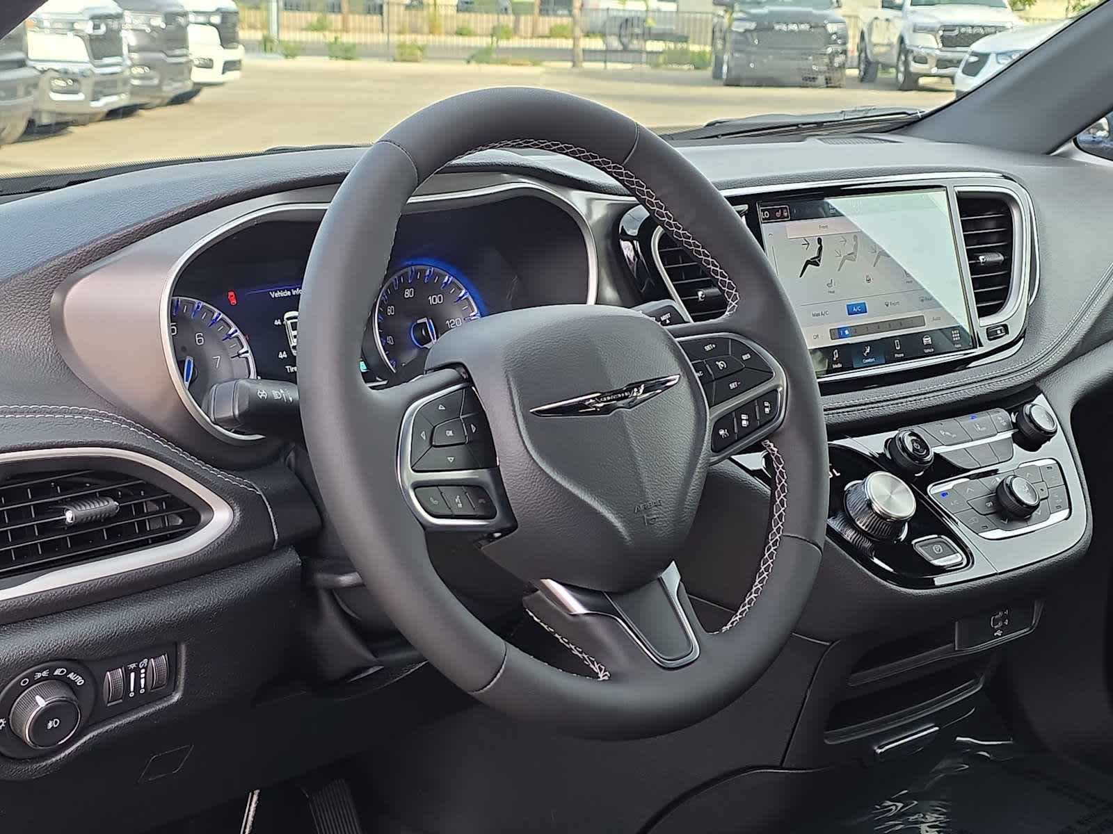 Thumbnail: 2026 Chrysler Pacifica - 2