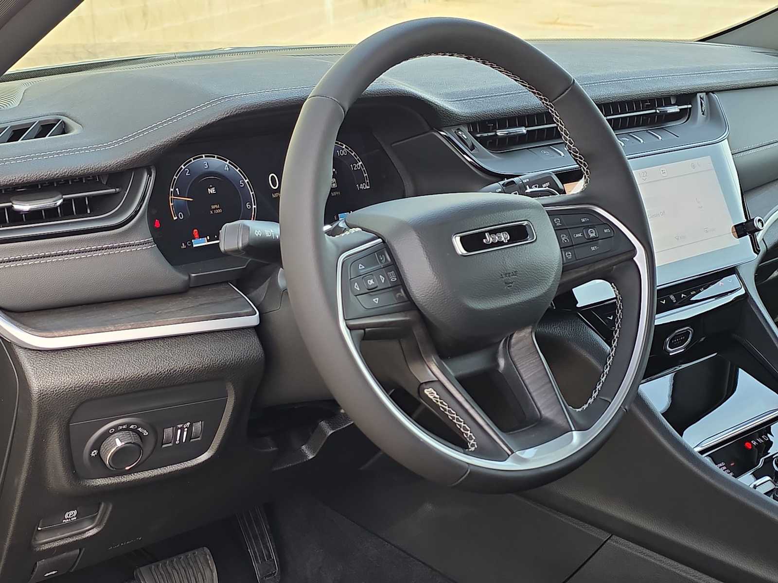 Thumbnail: 2026 Jeep Grand Cherokee - 10