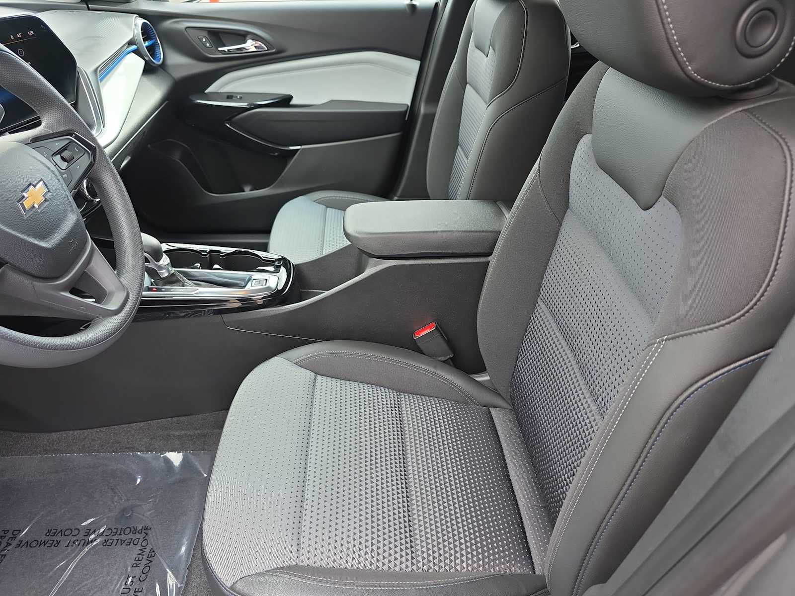 Thumbnail: 2025 Chevrolet Trax - 15