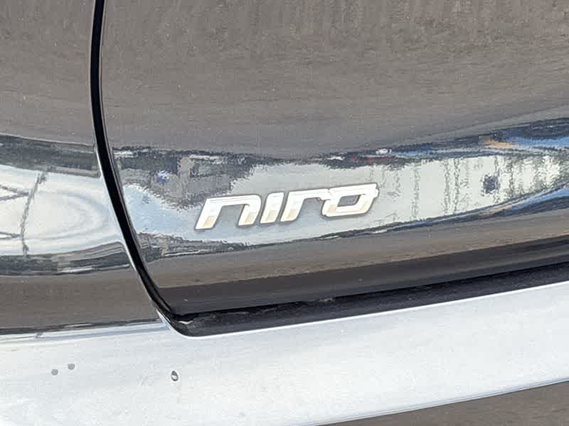 Thumbnail: 2021 Kia Niro - 11