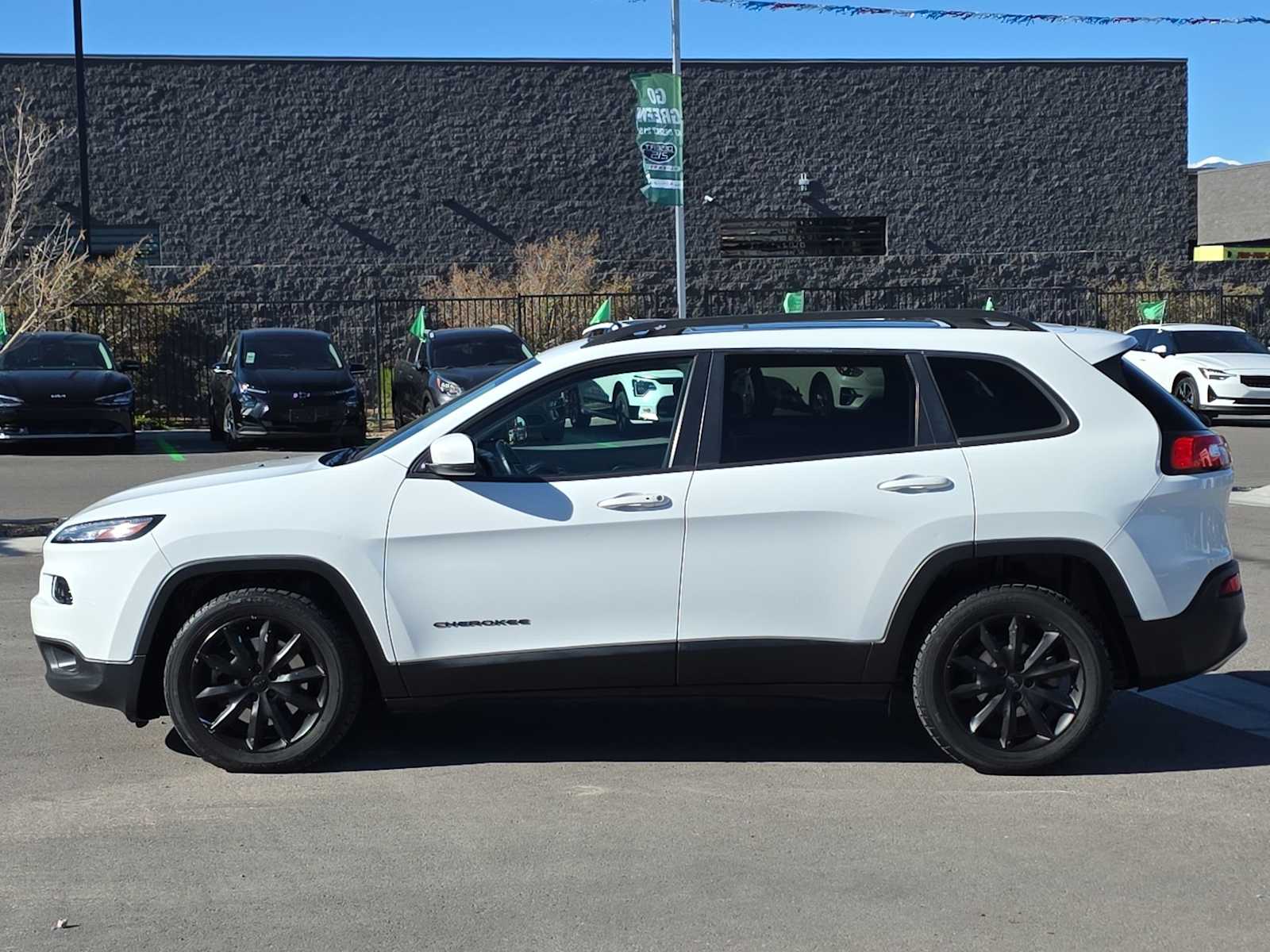 Thumbnail: 2017 Jeep Cherokee - 6