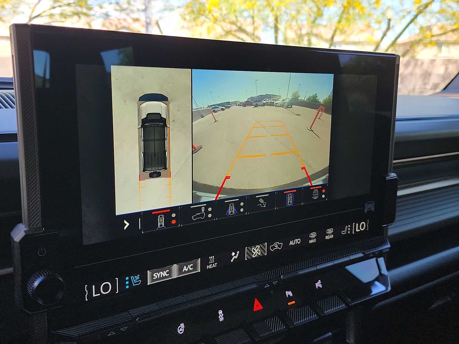 Thumbnail: 2024 GMC Hummer EV - 26