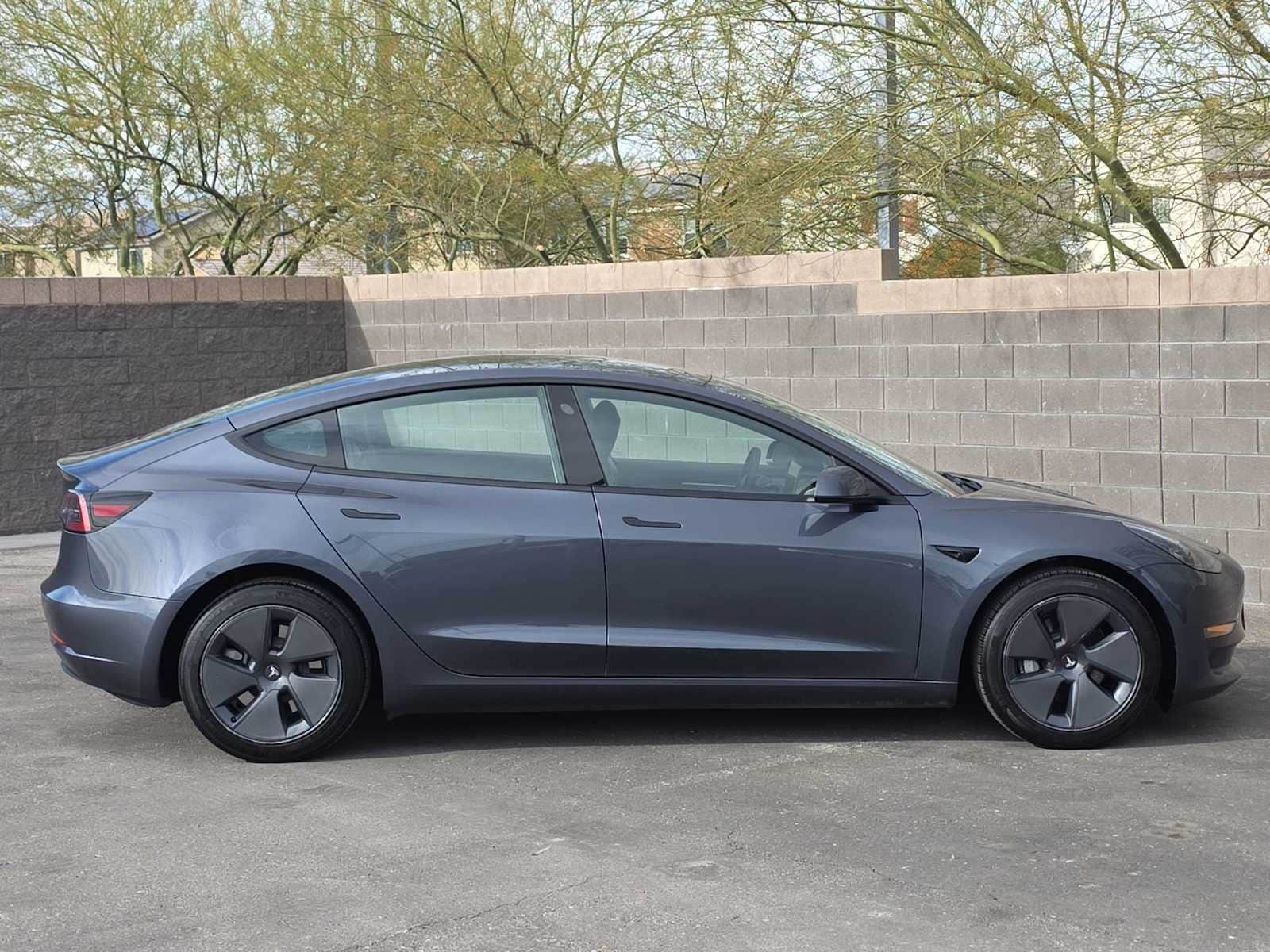 Thumbnail: 2023 Tesla Model 3 - 10