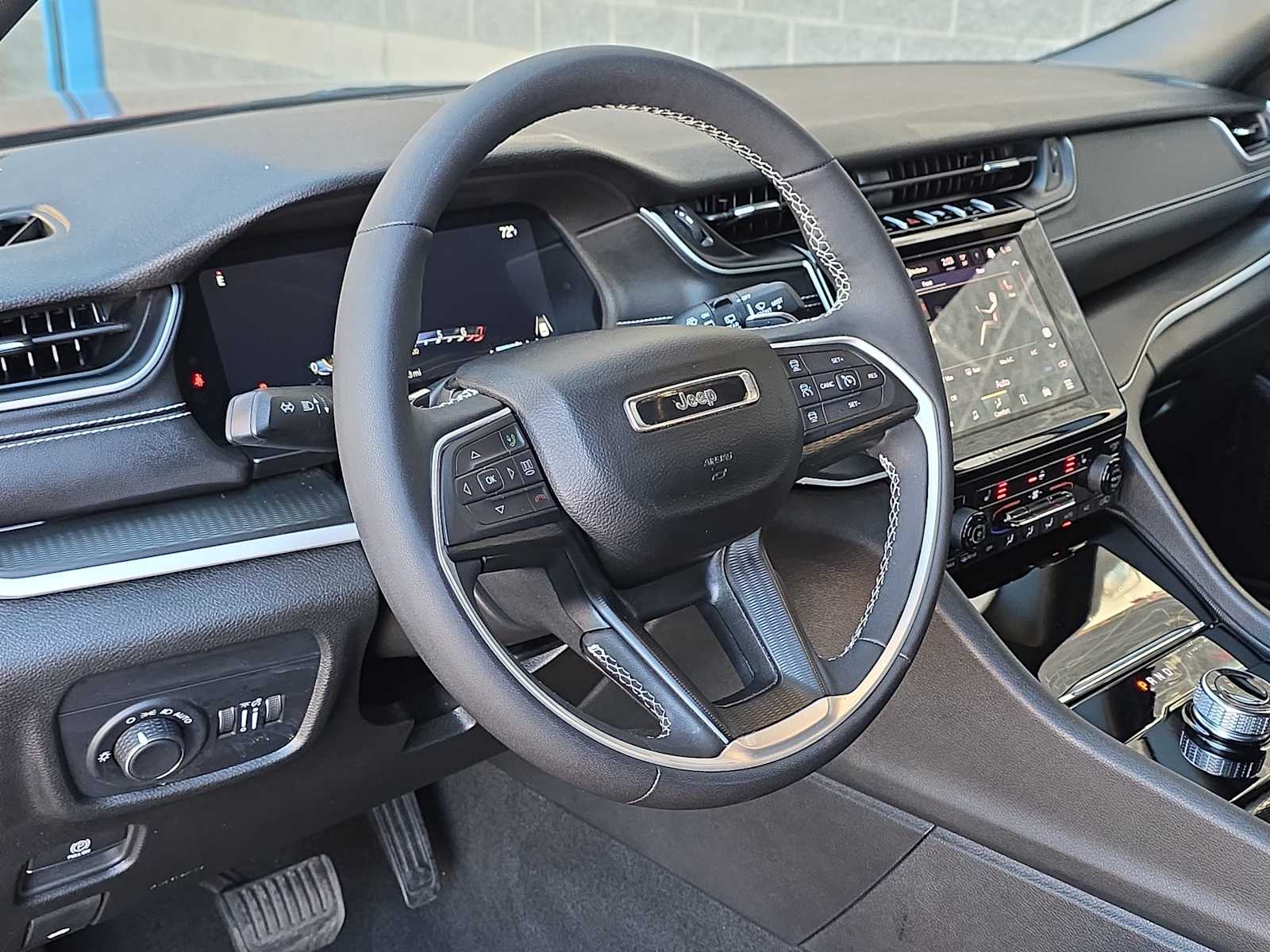 Thumbnail: 2024 Jeep Grand Cherokee L - 2