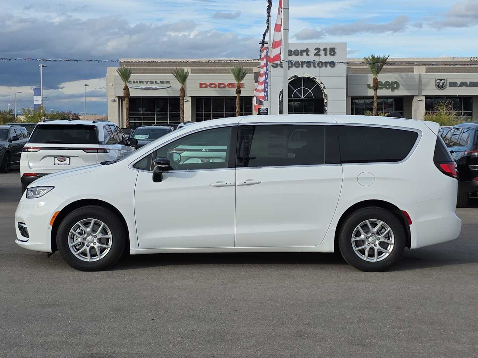 Thumbnail: 2026 Chrysler Pacifica - 8