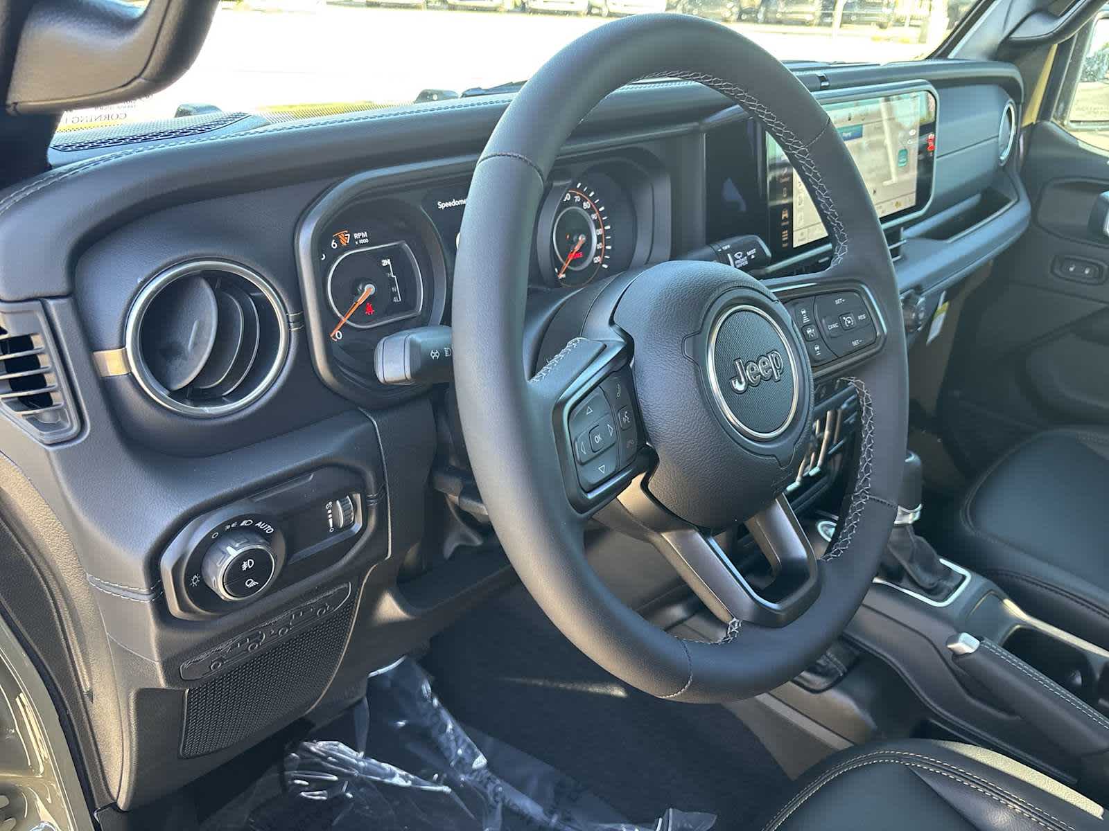 Thumbnail: 2025 Jeep Gladiator - 2