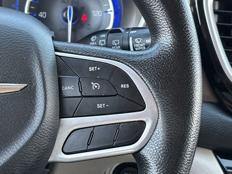 Thumbnail: 2021 Chrysler Voyager - 27