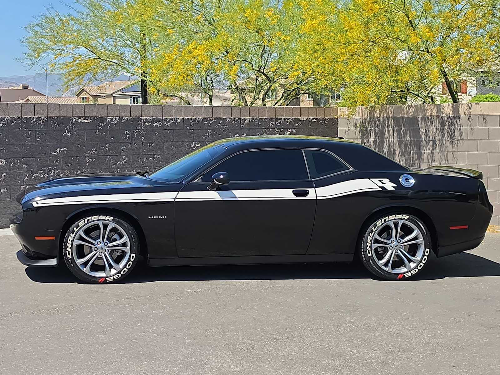 Thumbnail: 2022 Dodge Challenger - 6