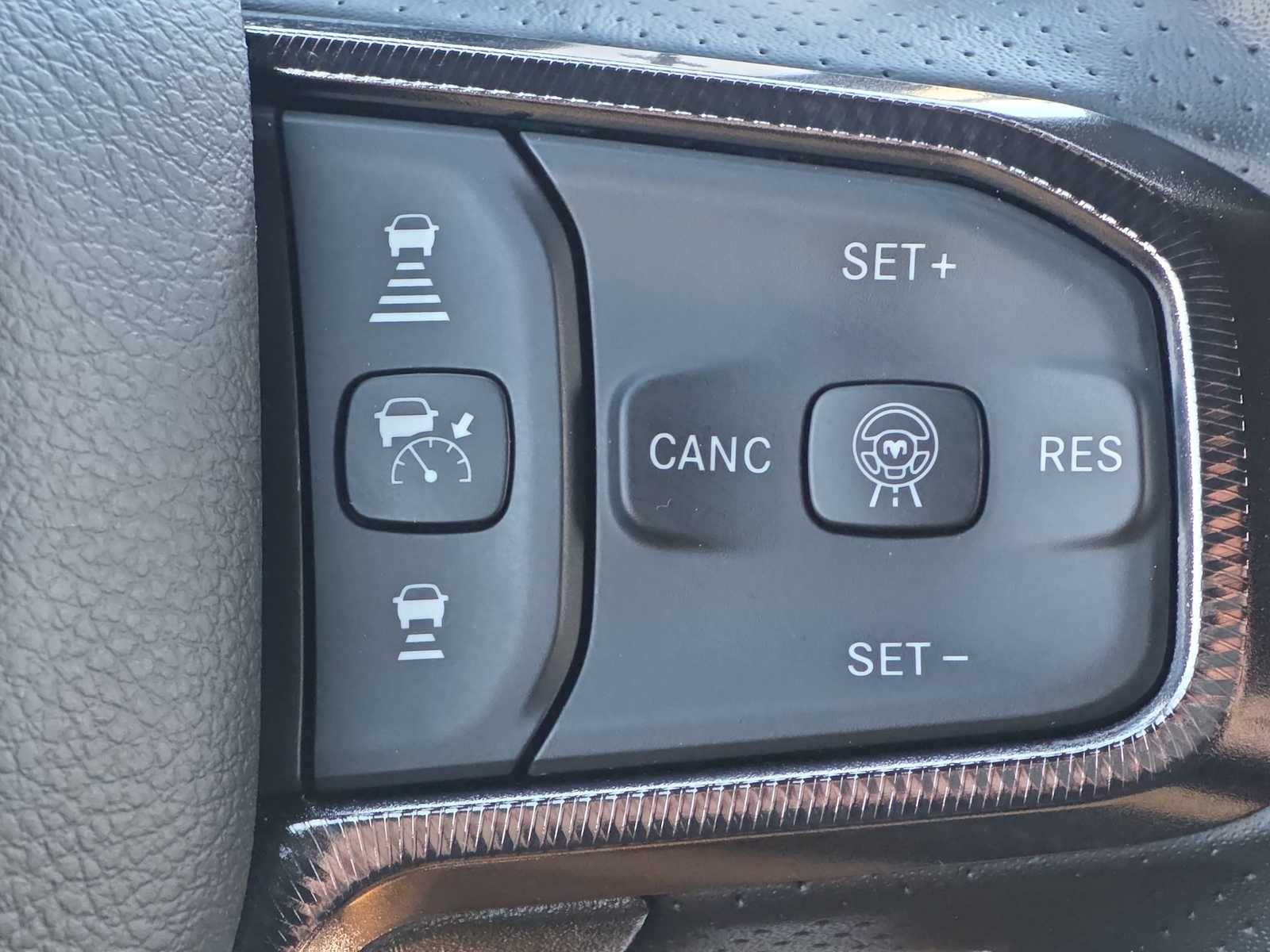 Thumbnail: 2025 RAM 1500 - 30